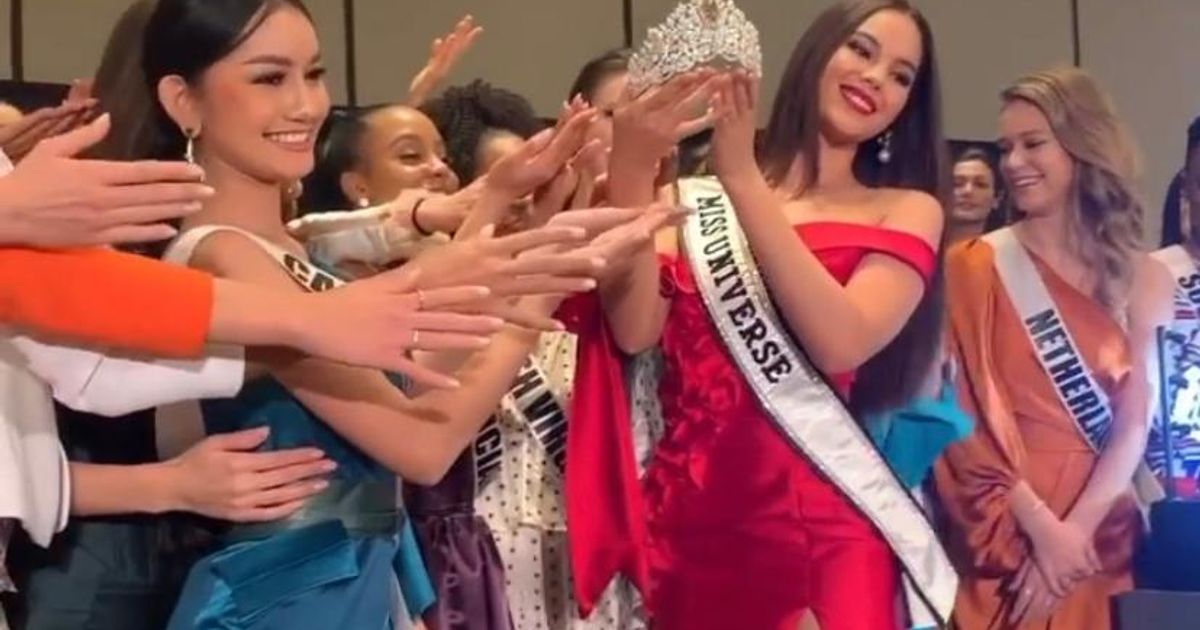 Presentan la nueva corona de Miss Universe WAPA.tv Noticias Videos