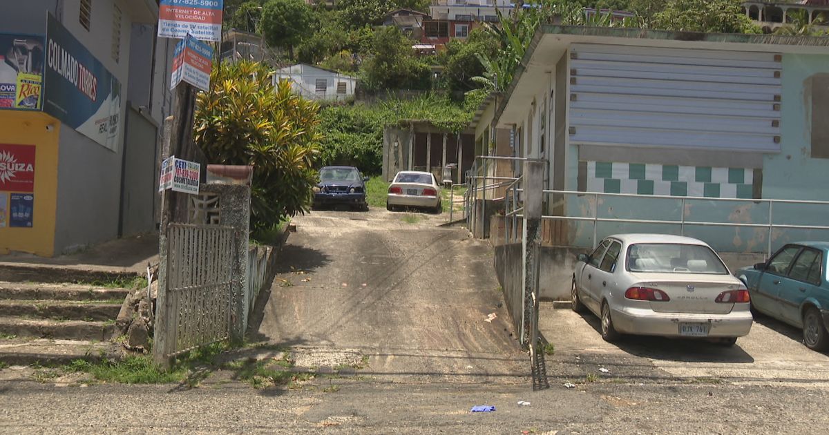 Hijo arrolla y apuñala a su propio padre en Arecibo  - Noticias -  Videos